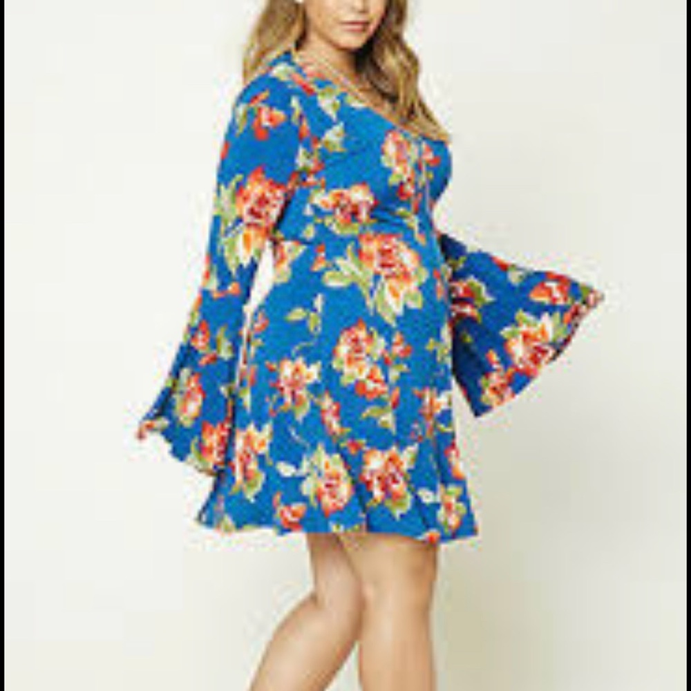 Forever 21 dress w/ bell sleeves